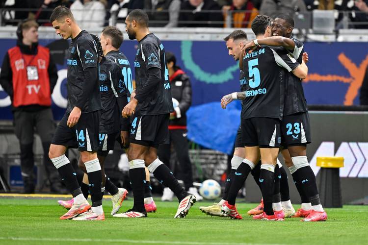 德甲中游激战:法兰克福主场火力全开,圣保利保级生死一搏